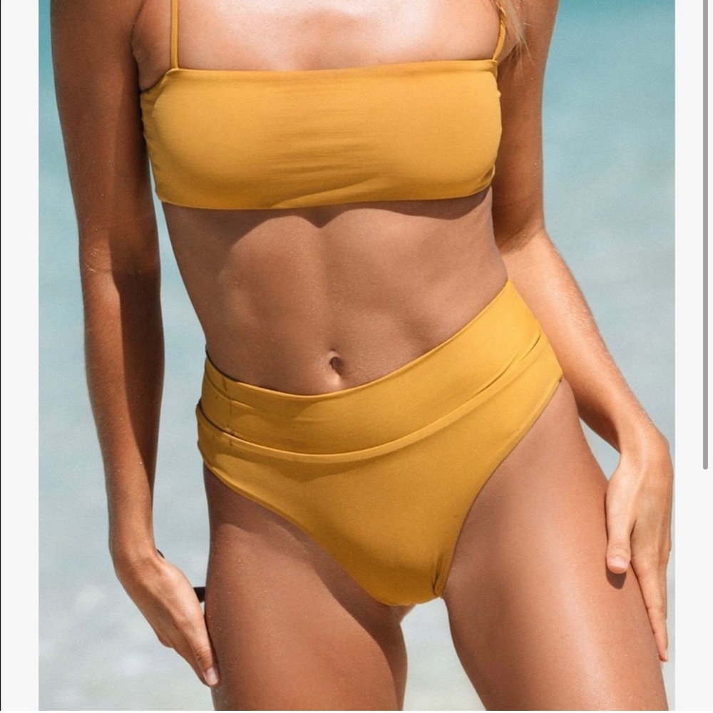 Stone fox Swim Top M